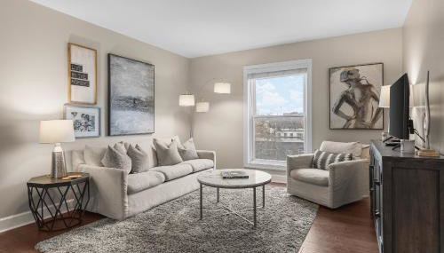 On Famous Music Row - Pool, Parking, Walk to Bars - Foto 1