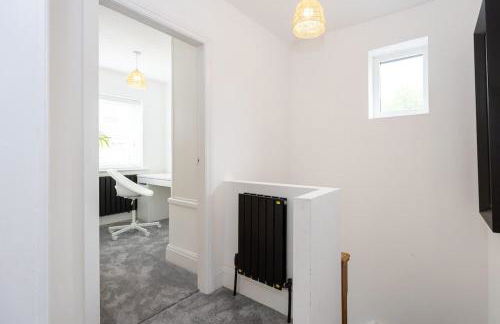 The Wilmslow House Free Parking - Close to Airport - Foto 19