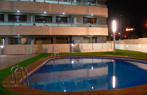 Hermoso piso en un paso de la Playa de Fenals con piscina - Foto 15