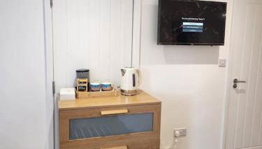 Lovely En-suite Room with private entry, Close to Station - Foto 5