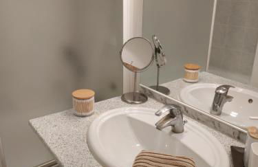 Escapade Uzétienne Cœur de ville et Parking - Foto 21