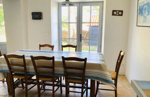 Maison rénovée près plage, 6 couchages, terrasse, BBQ, parking, internet inclus - FR-1-224B-588 - Foto 7