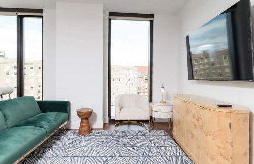 Back-Bay 2BR Condo w Roof top Gym Parking - Foto 17