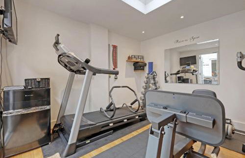 Dove House Wanstead - Stunning 4 Bedroom, 3 Bathroom House with Private Hottub & Gym - Escape London, in Lonon - Foto 11
