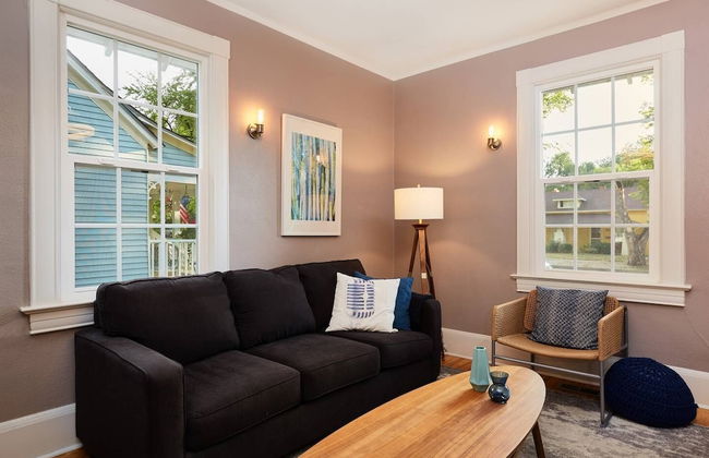 2BR Olympic Center Downtown - Photo 14