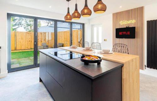 Modern Newport holiday home sleeps 8 - Foto 7