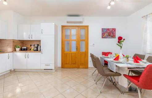 2 Bedroom Lovely Home In Musalez - Foto 20