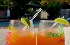 Heated Pool Private Duplex House, BBQ, Parking, WiFi - Foto 1