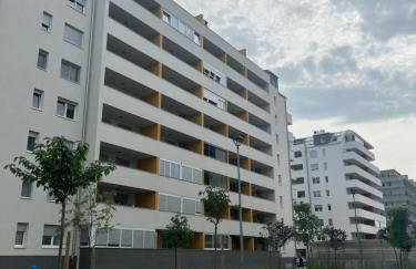 Lux Hill Skyline - Free Private PARKING - Foto 22