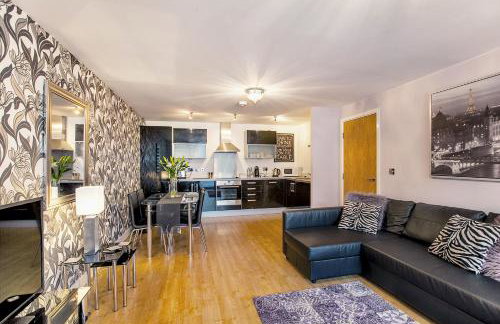 ShortstayMK Vizion apartments, with free superfast wi-fi, parking - Foto 96