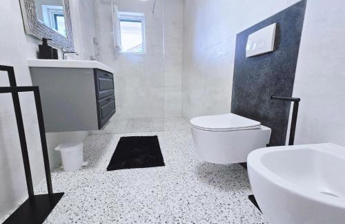 Mare`s Private House 1st floor with Pool - Foto 37