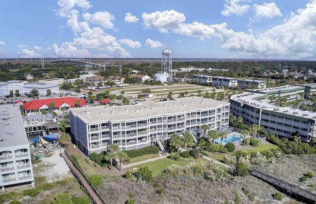 Beachfront 3bdr Condo w/ Pool & Deck Ocean Views Ocean Blvd #102 by Avantstay - Foto 33