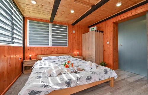 AquaHaven With Private Pool And Wellness - Happy Rentals - Foto 14