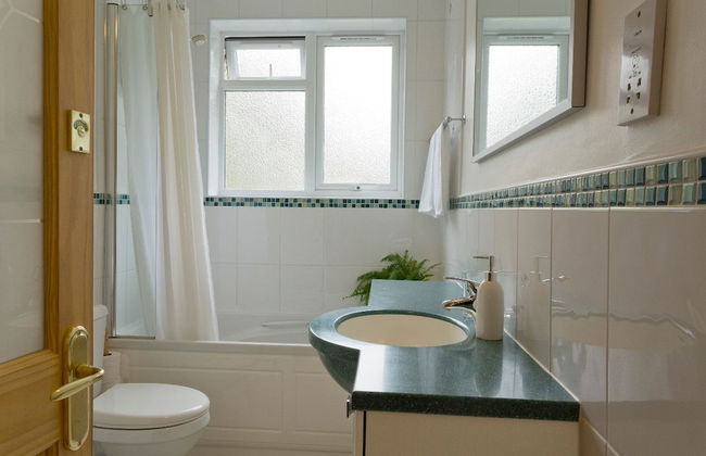 Poplar House Serviced Apartments - Photo 22