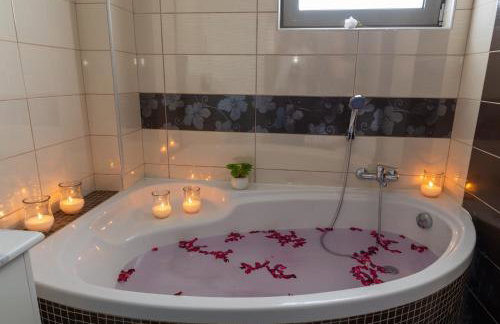 Odysseia Stay Pool & Private Jacuzzi 2min Beach - Foto 32