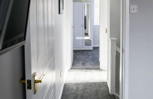 Stylish Two-bed House Birmingham with Parking - Foto 18