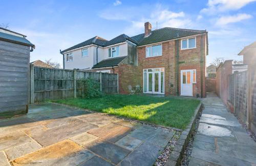 #82 Stylish Shirley Home - Sleeps 8 - NEC Solihull BHX - " Perfect for Contractors and Families - Free Parking" - Foto 9