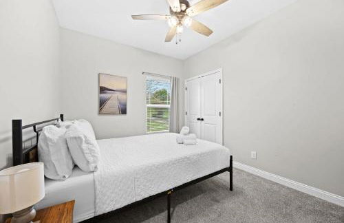 3BR 2BA Home with King Queen & Twin Beds - Foto 15