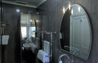 Beautiful period cottage, exceptional riverside location in the heart of Chester - Photo 28