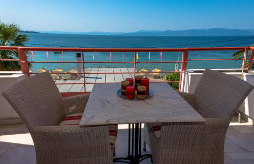 Over Sea Rooms & Villas - Foto 14