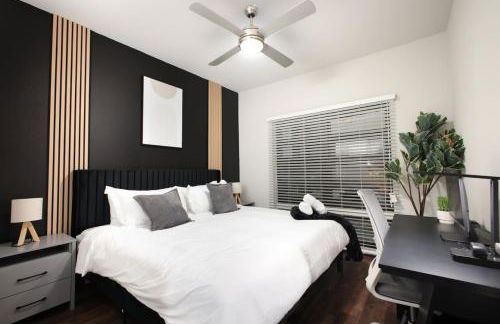 Chic 2BR-w Parking, Near Rvrwalk, Dome & Conv Ctr - Foto 17