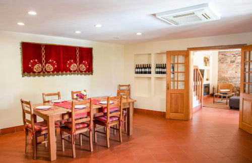 Casa de São Bernardo by LovelyStay - Foto 13