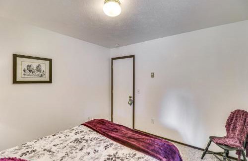 Deck and Mtn Views Libby Home on Golf Course! - Foto 22