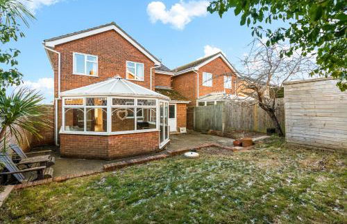 Spacious 5-Bedroom Home, Accommodates 10, Fast Wi-Fi & Parking Included - Foto 5