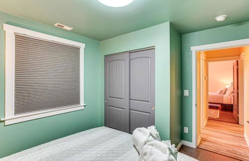 2 Mi to Dtwn Tacoma Charming Home with Deck and Yard! - Foto 13