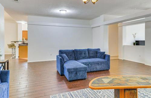 Easy ABQ Access Large Family Home with Patio and Yard - Foto 8