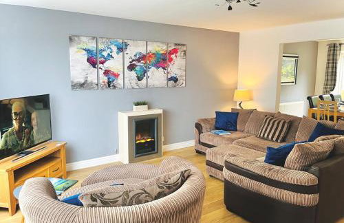 Lovely 4-bed home sleeps 8 Nr Bolton Stadium & M61 - Photo 11