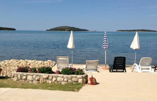 Seaside house for families with children Krapanj, Sibenik - 24166 - Foto 2