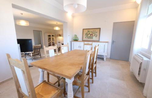 vacation rental with pool and poolhouse, close to arles in moulès- sleeps 8 - Foto 26