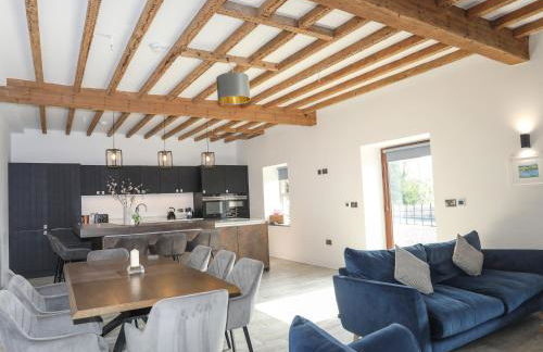 The Stables - Photo 11