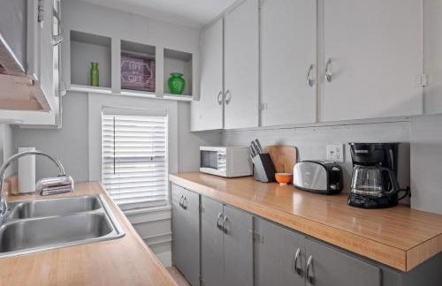 Bright Modern Open Layout 2nd Flr Short to MidTerm - Foto 9