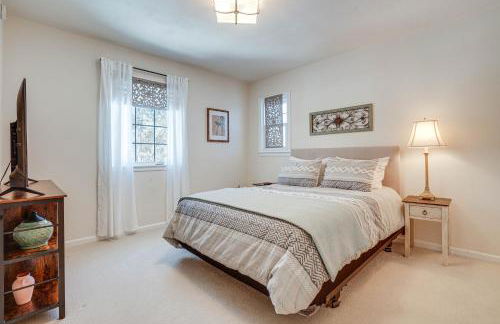 Family Fun on Lake Bemidji! Spacious Home with Yard - Foto 24