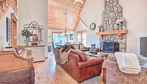 Spacious Lake Arrowhead Home with Putting Green - Foto 3