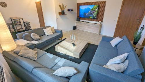 BesTime - 5 Schlafzimmer, Wohnzimmer, Küche, Waschtrockner, Terrasse, Smart-TVs, Netflix, Tischfußball - Foto 4