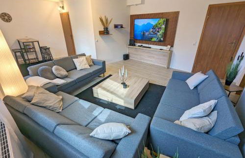 BesTime - 5 Schlafzimmer, Wohnzimmer, Küche, Waschtrockner, Terrasse, Smart-TVs, Netflix, Tischfußball - Foto 4