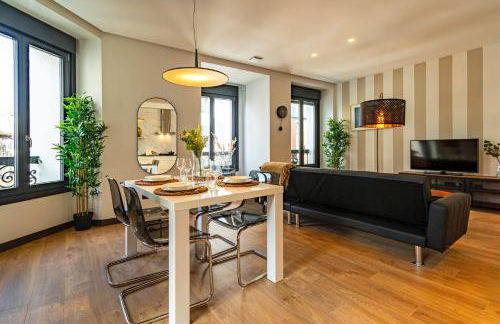 Edificio Fénix by Plaza Mayor Apartamentos - Photo 1