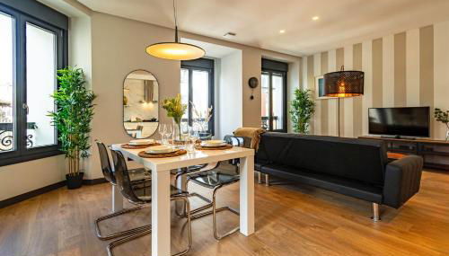 Edificio Fénix by Plaza Mayor Apartamentos - Photo 1