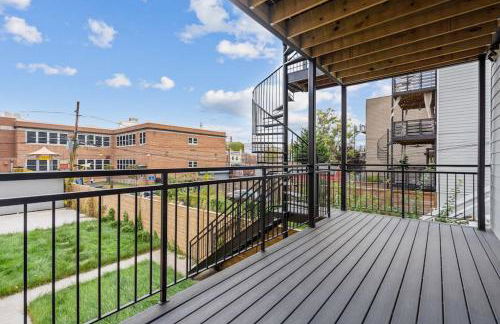 Capitol View 2 DC Townhouse Condo with Private Backyard and Garage Parking - Foto 29