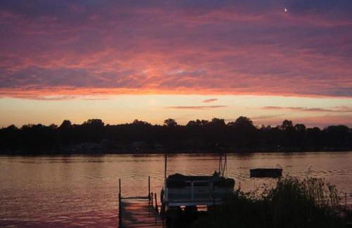 Sister Lake Cottages - Unit 4 - Photo 3