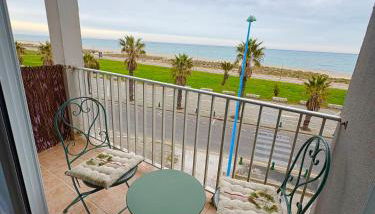 Apartment T2 Saint Cyprien Appartement avec vue sur la mer, à 50 m de la plage, parking - Photo 2