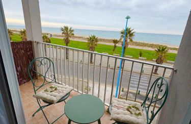 Apartment T2 Saint Cyprien Appartement avec vue sur la mer, à 50 m de la plage, parking - Photo 2