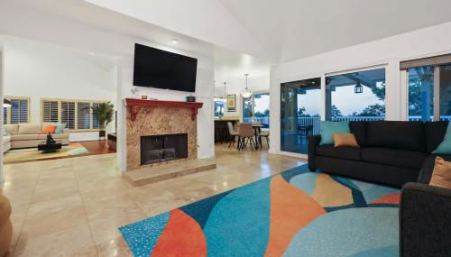 Hot Tub with A View and Large Back Deck & Game Room - Foto 4