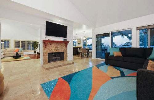 Hot Tub with A View and Large Back Deck & Game Room - Foto 4