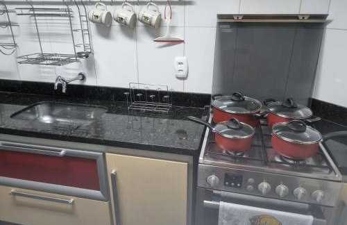 Apartamento Frente para o Mar - Varandão com Blindex - Vista para o Mar - 1 Suite e mais 2 Quartos-Ar Condicionado - 2 Vagas - BEIRA MAR - 70 metros da Praia ,TVS SMART GERAL -WI-FI -DISNEY PLUS- PORT 24 HORAS-KIT PRAIA-ROUPA DE CAMA 2 XCASAIS - Foto 24