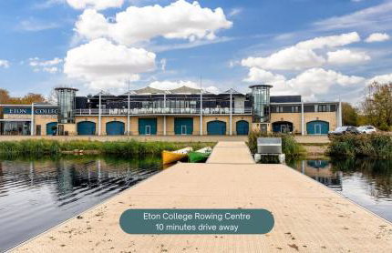 Meadow House with Driveway Parking, Spacious Garden, Fast Wifi and Smart TVs by Yoko Property - Foto 39