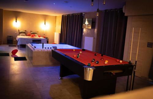 LE LOFT A BULLES (85m2 Jacuzzi Hammam Billiard Bar Douche Sauna) - Foto 13